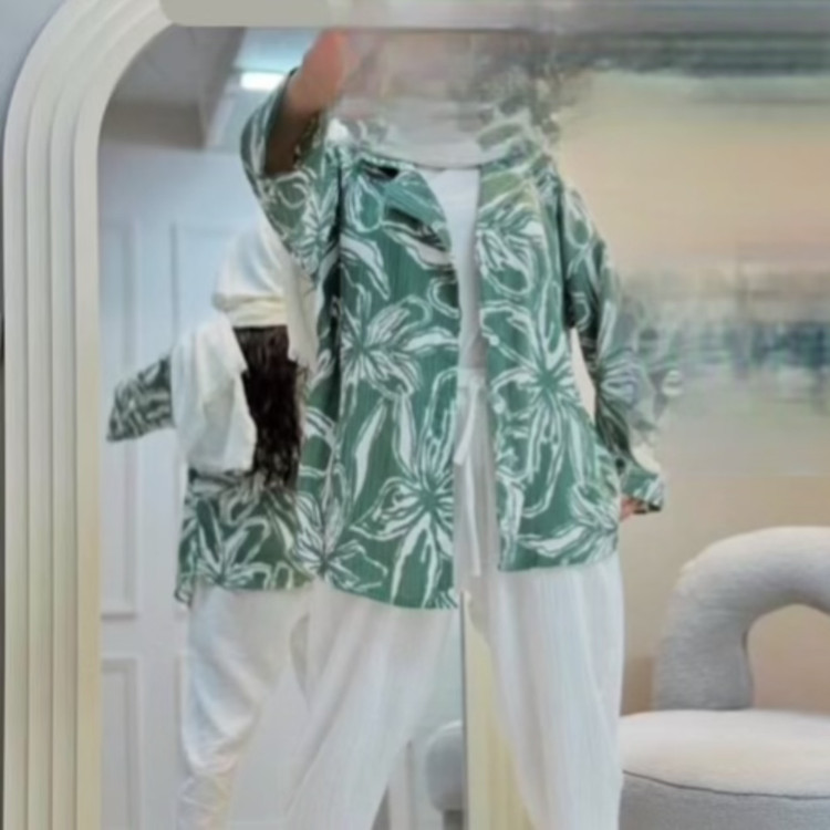 شومیز زنانه گل دار مدل یقه انگلیسی