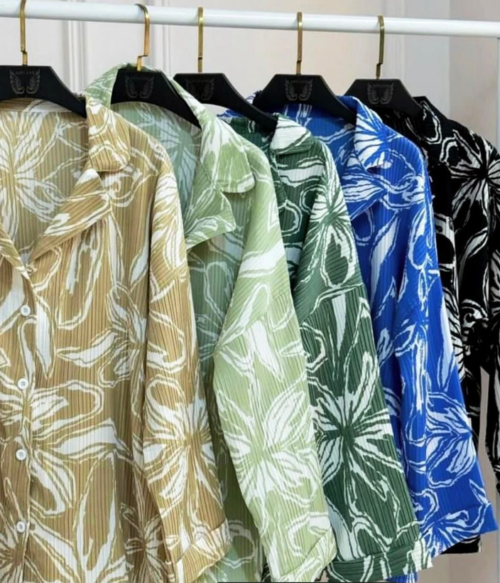 شومیز زنانه گل دار مدل یقه انگلیسی