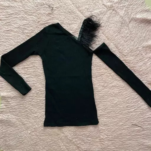 بلوز پردار زنانه مدل آستین یک طرفه