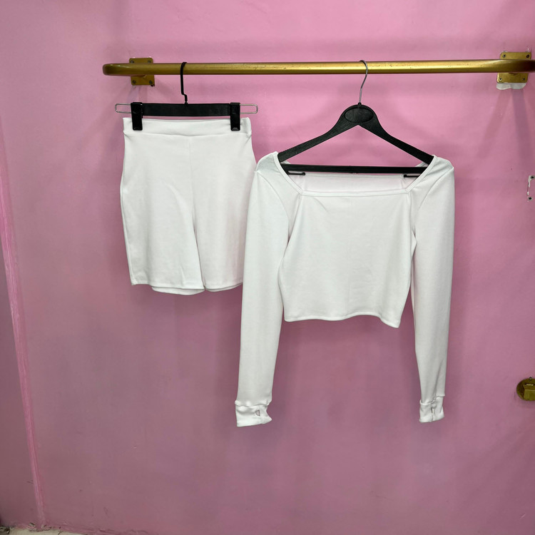 ست دو تیکه نیمتنه و شلوارک دخترانه مدل آستین فینگر